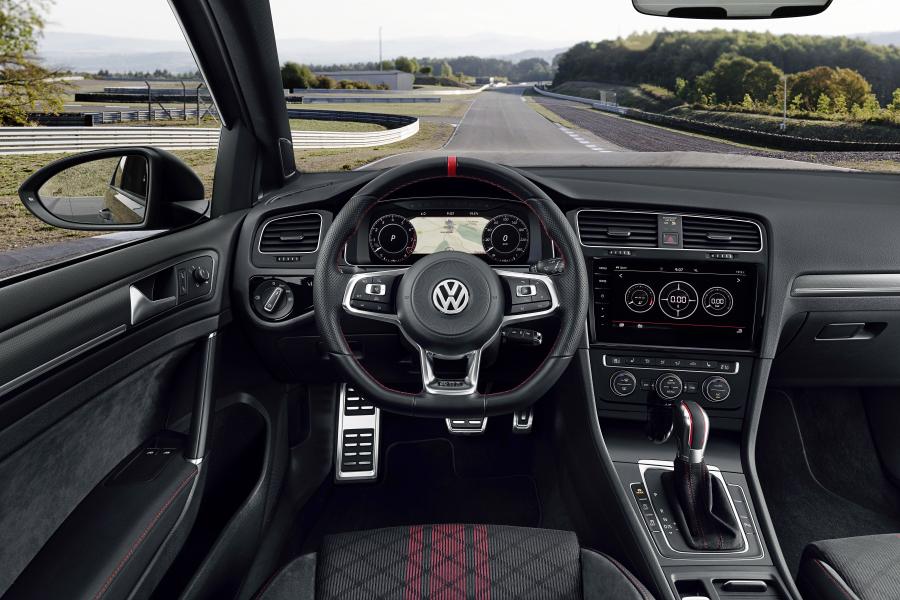 Торпедо Volkswagen Golf GTI TCR 3-Door (Typ 5G) 2019 года  (WW) (фото 27 из 107)